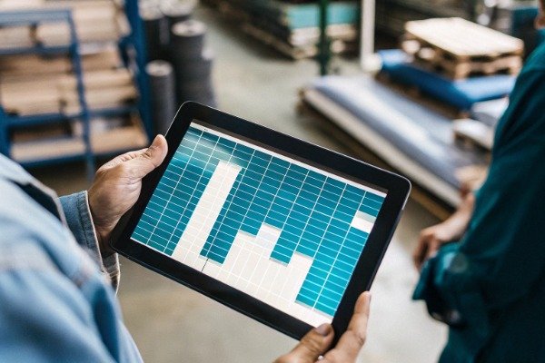 Production timeline Tablet showing digital production timeline chart (ID#4)