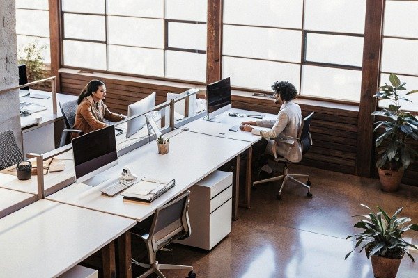 Upfront mold payment vs amortizing costs comparison for cash flow (ID#3)