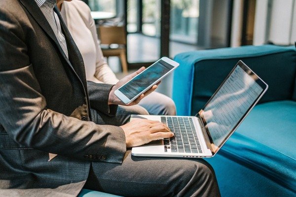 Multi-layer liners and desiccants protecting blow-molded parts (ID#2)